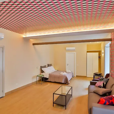 Marilyn Piazza Bellini Apartment