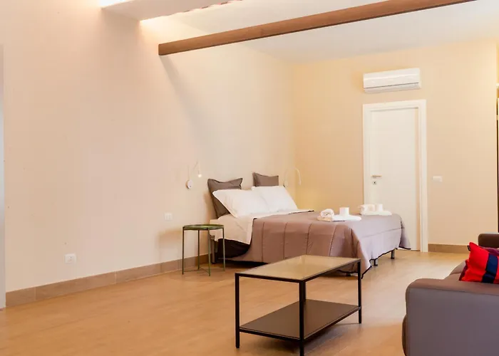 Marilyn Piazza Bellini * Naples