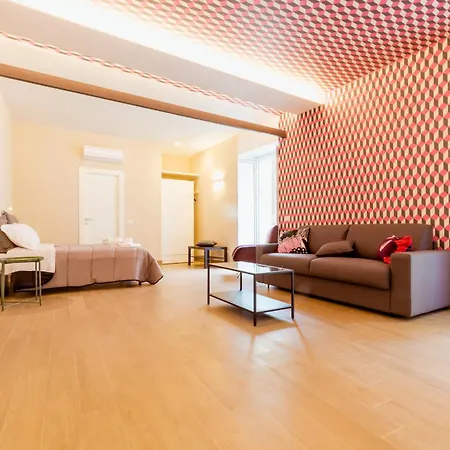 Marilyn Piazza Bellini Napoli